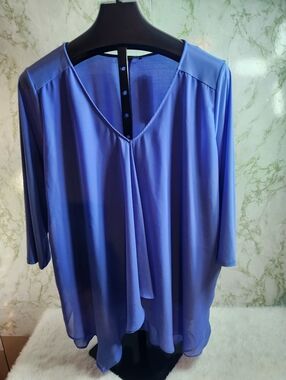 Relativiy Beautiful Blue Vneck Top